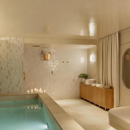 فندق De Buci 4*